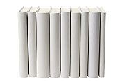 一排空白的书，书脊是白色的背景