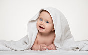婴儿在毛巾