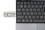 笔记本电脑和USB密钥
