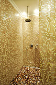 瓷砖浴室
