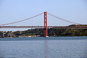 4月25日里斯本吊桥