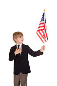 举着美国国旗的小男孩