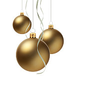 三个金色的圣诞装饰品挂在丝带上