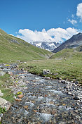 阿尔卑斯地貌使法国的阿尔卑斯山脉