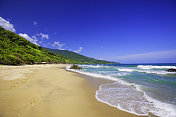 加勒比海的热带金色沙滩