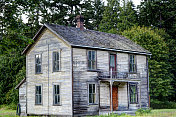 废弃的旧农舍