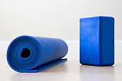 瑜伽垫和瑜伽砖