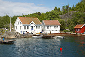 挪威南部-码头上的避暑别墅