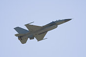 f - 16下面