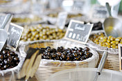 农贸市场上的橄榄