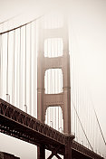 雾中的金门大桥