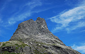 最高的山。Trollstigen。