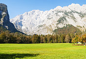 瓦茨曼山景色