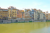 佛罗伦萨阿尔诺河的海滨建筑