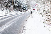 冬天的雪路