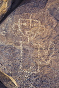 人类象形文字-岩形文字国家纪念碑
