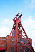 大shaft Zeche Zollverein in winter