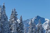 冬季景观圣十字山山