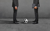 商业竞争，商人用足球挑战:伙伴关系、战略、决心