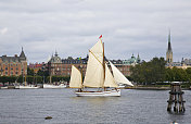 斯德哥尔摩的一艘古老的白色帆船
