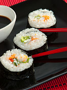 Uramaki寿司
