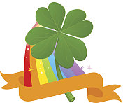 四叶三叶草在多色彩虹图案旗帜 四叶三叶草在多色彩虹图案旗帜