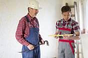 建筑改造老屋工人