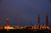 日出时分的IJmuiden港