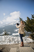 雪山上的女人