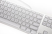 白色的电脑键盘