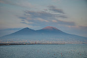 清晨的维苏威火山