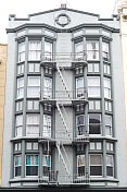 旧金山的房子和防火梯