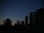 多伦多，安大略，黎明时分建筑物和屋顶的剪影