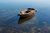 挪威奥斯陆峡湾，传统的挪威划艇