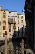 意大利威尼斯的运河和贡多拉