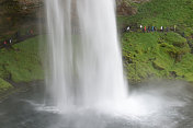 在冰岛Seljalandsfoss