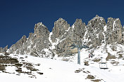 Dolomites的滑雪缆车